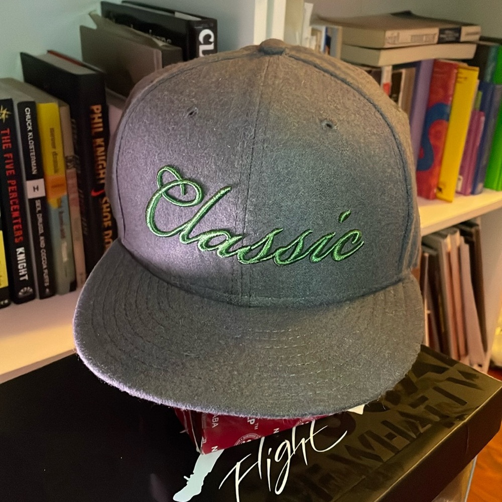New Era “Classic” Men’s size 7-5/8